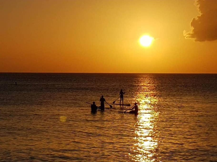 Beach Living At Island Pine Villas Blp George Town Buitenkant foto