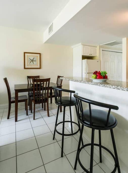 Beach Living At Island Pine Villas Blp George Town Buitenkant foto