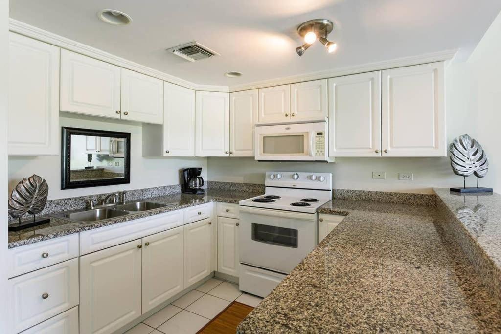 Beach Living At Island Pine Villas Blp George Town Buitenkant foto