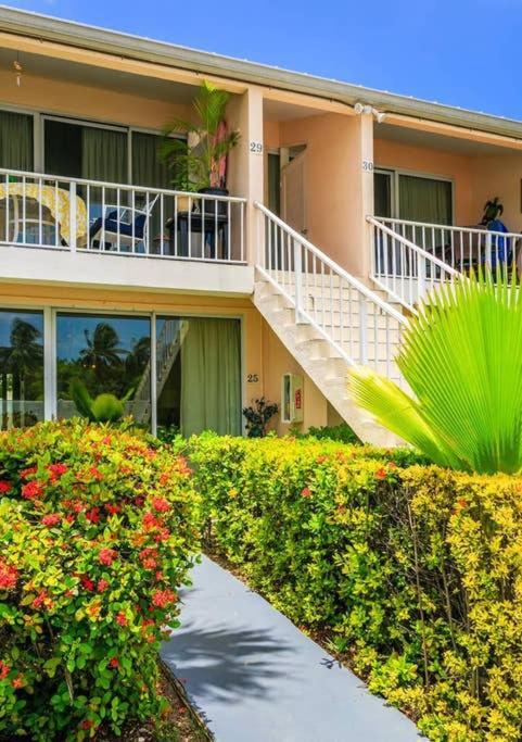 Beach Living At Island Pine Villas Blp George Town Buitenkant foto