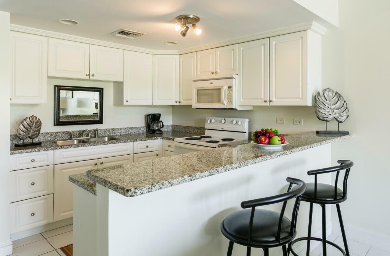 Beach Living At Island Pine Villas Blp George Town Buitenkant foto